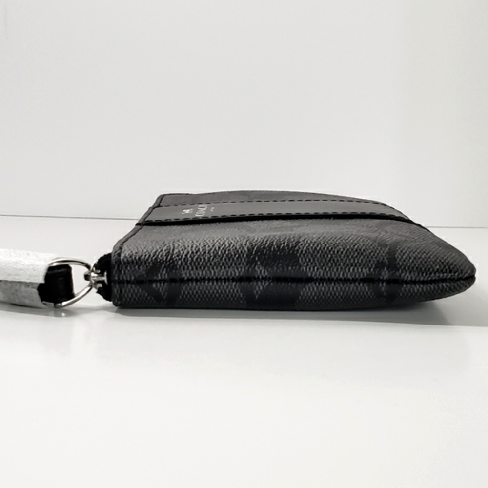 COACH | Corner Zip Wristlet in Signature Canvas - Picture 6 of 10